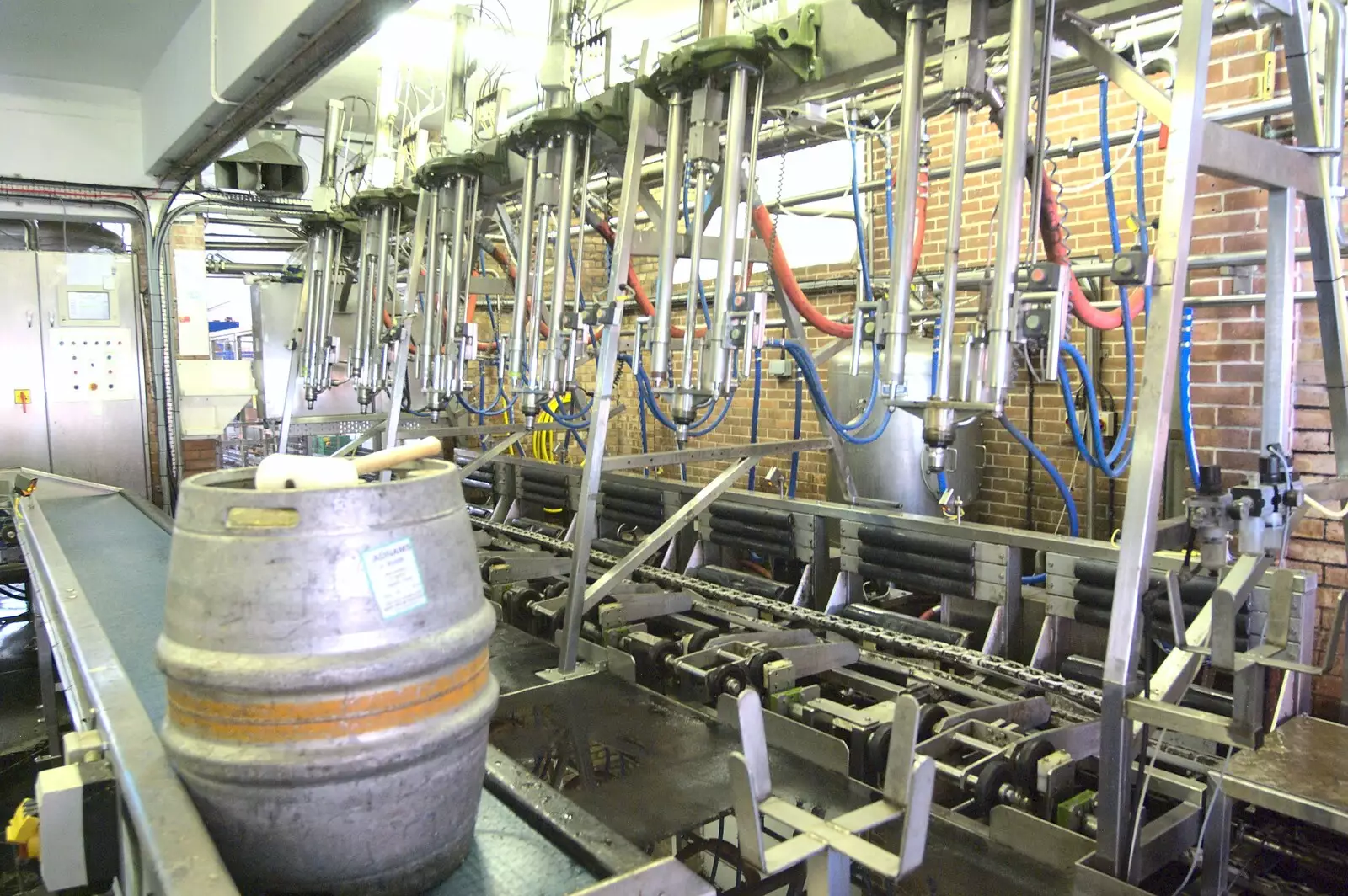 The barrel-filling end of the brewing line, from A "Minimoon" and an Adnams Brewery Trip, Southwold, Suffolk - 7th July 2010