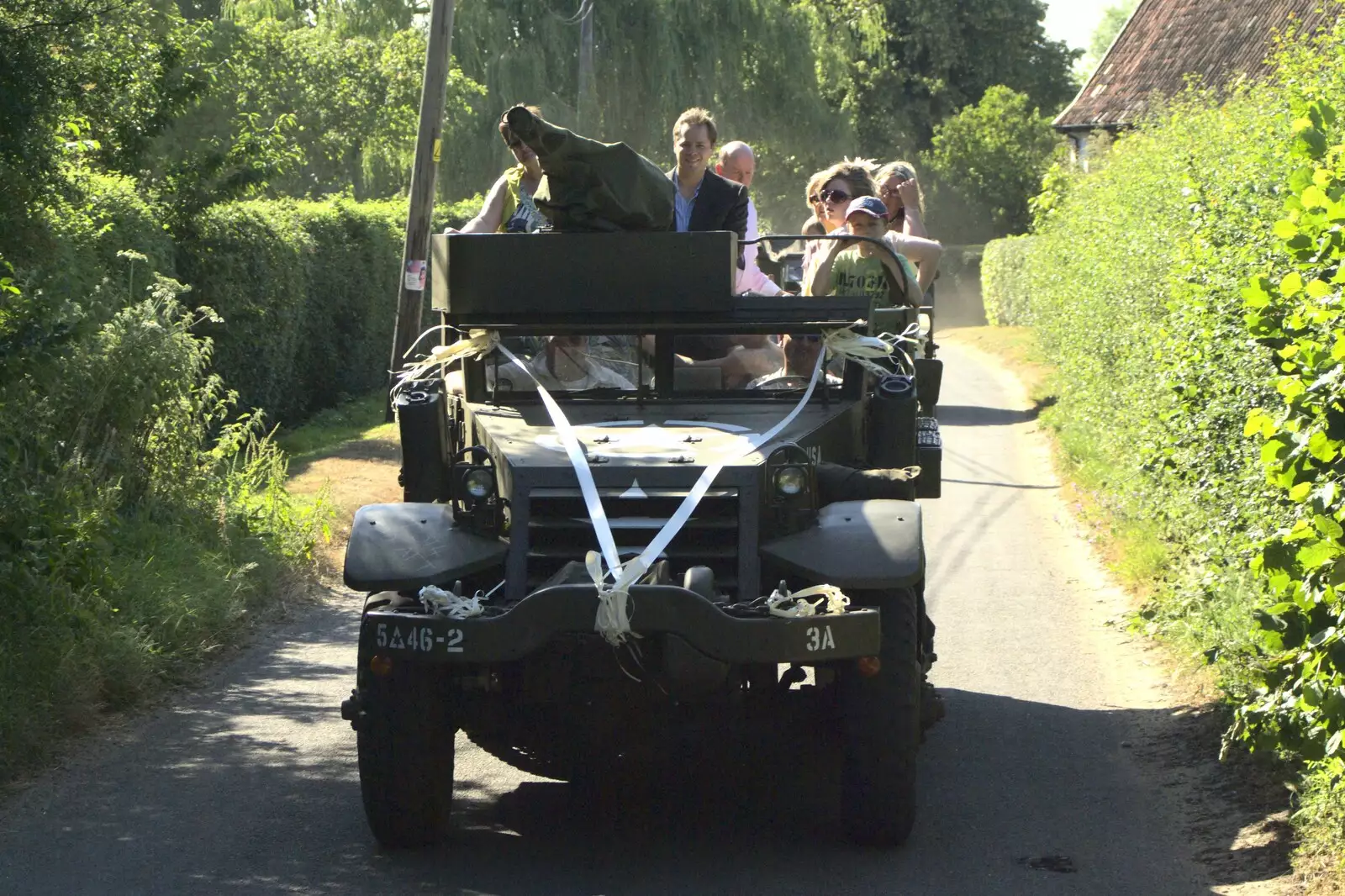 Rumbling towards Oakley, from Clive and Suzanne's Wedding, Oakley and Brome, Suffolk - 10th July 2010