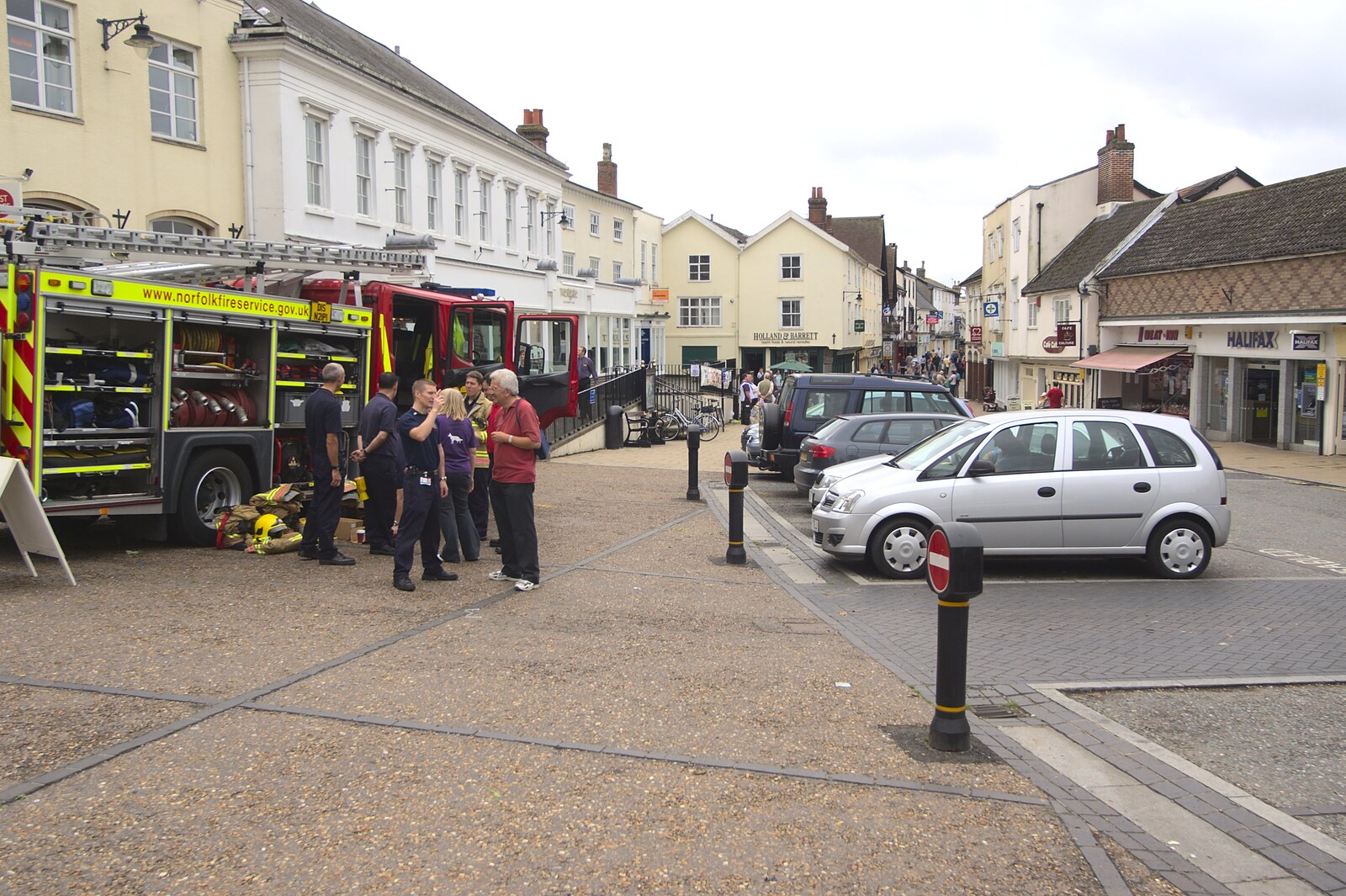 The BSCC at the Beaky, and The Campervan's First Trip, Dunwich and Aldeburgh, Suffolk - 8th August 2010: The fire engine on Diss market place