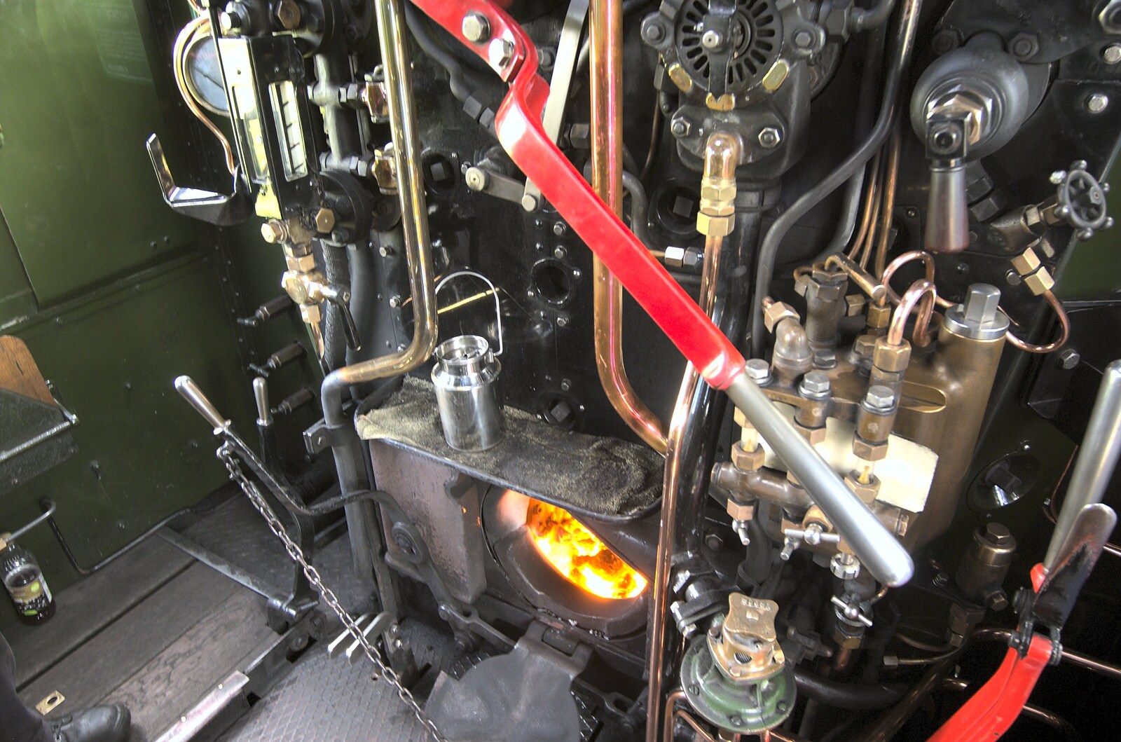 Camping with Trains, Yaxham, Norfolk - 29th August 2010: Lovely shiny bits of steam engine, and fire