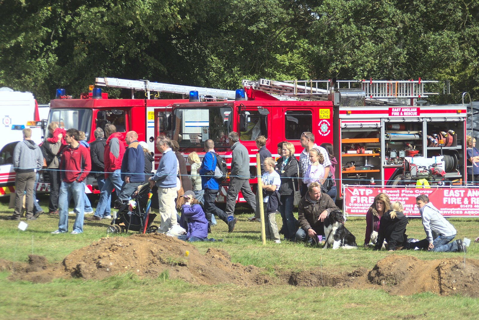 The Eye Show, Palgrave, Suffolk - 30th August 2010: Crowds and fire engines