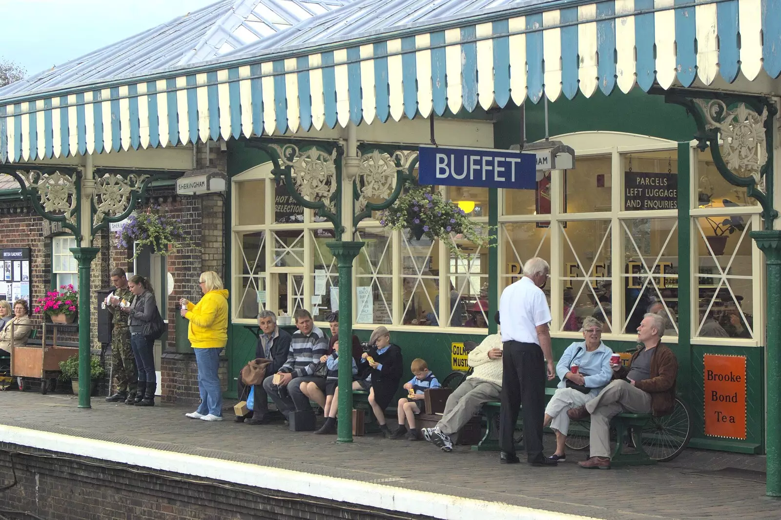 The buffet at Sheringham Station, from A 1940s Steam Weekend, Holt and Sheringham, Norfolk - 18th September 2010