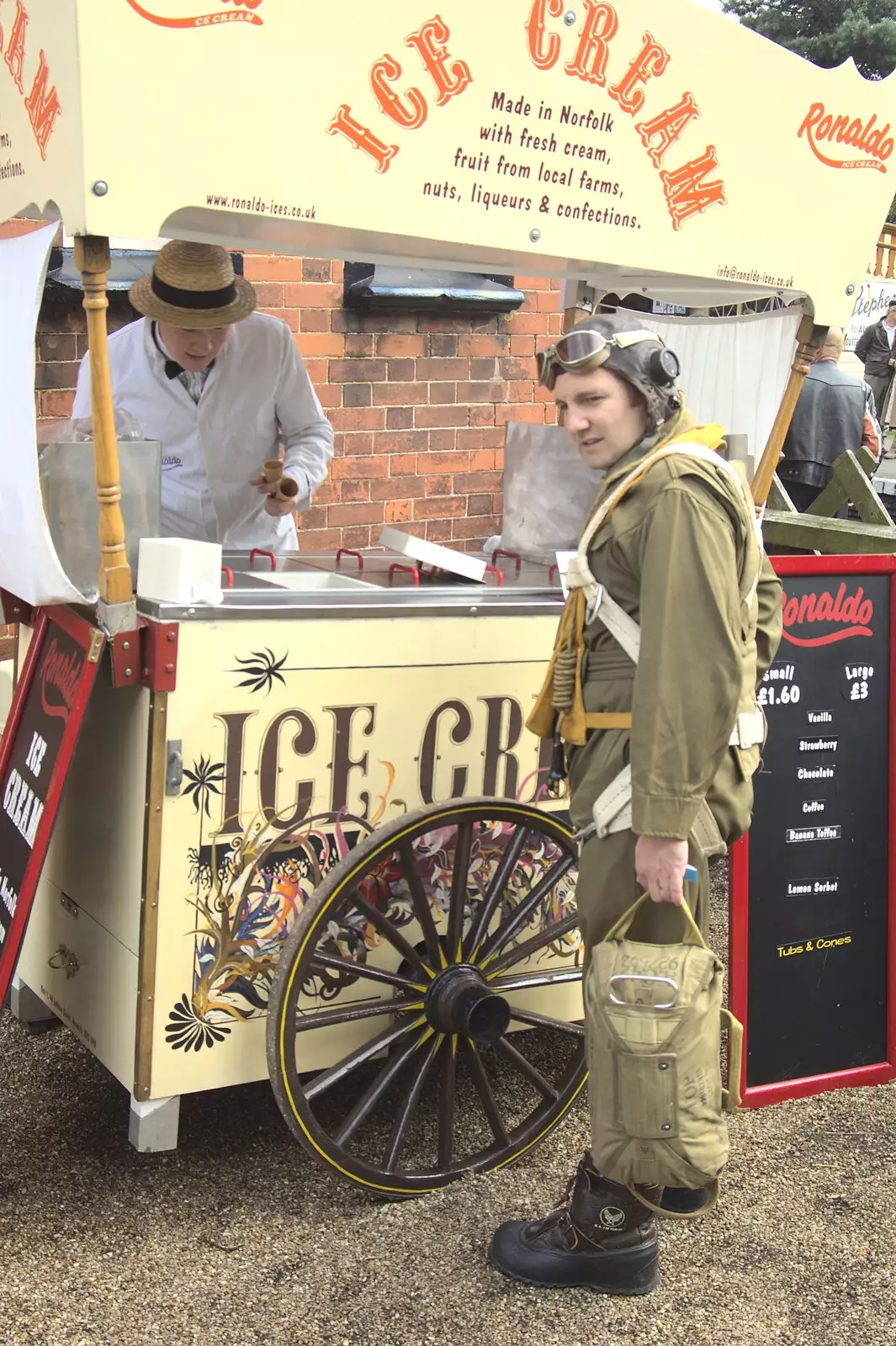 Clive gets ice creams, from A 1940s Steam Weekend, Holt and Sheringham, Norfolk - 18th September 2010