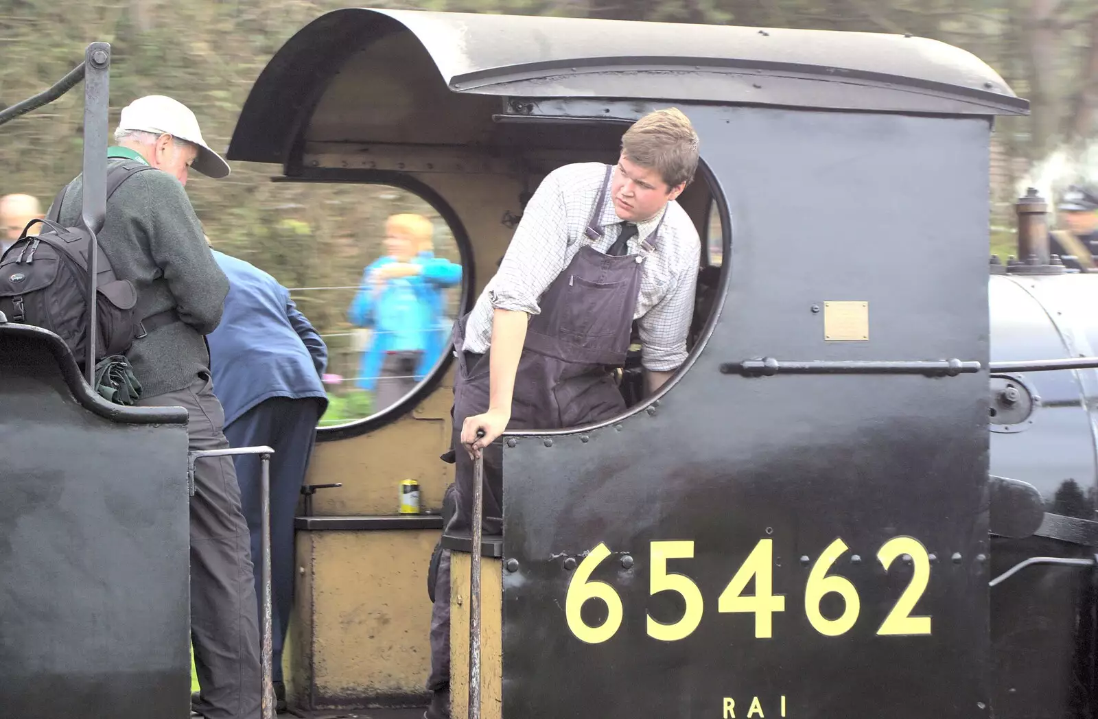 65462's engine driver, from A 1940s Steam Weekend, Holt and Sheringham, Norfolk - 18th September 2010