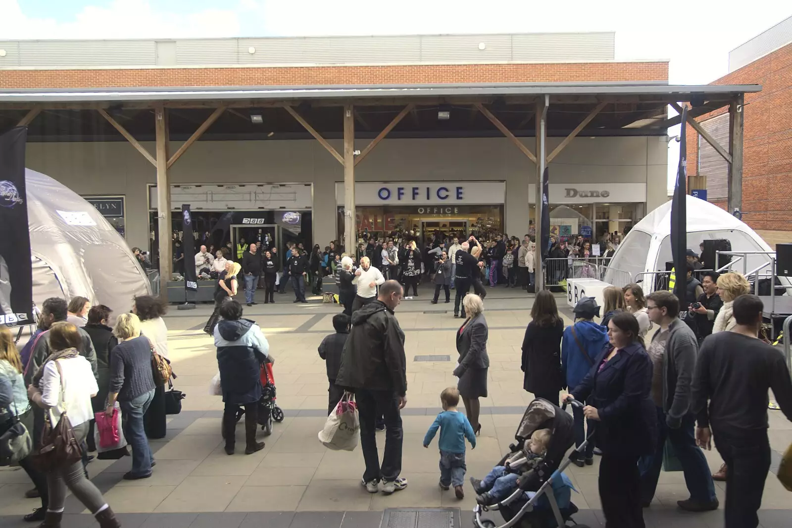 Crowds mingle in Chapelfield, from Norwich By Train, Norfolk - 16th October 2010