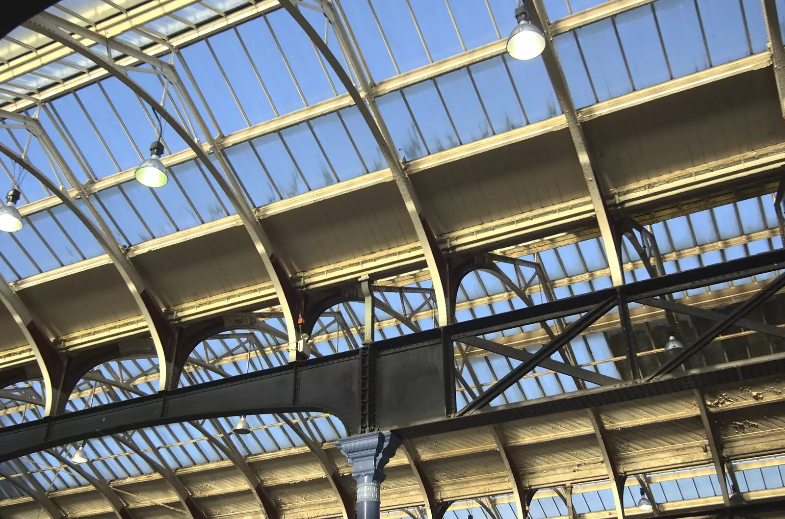 The attractive Victorian roof of Norwich Station, from Norwich By Train, Norfolk - 16th October 2010