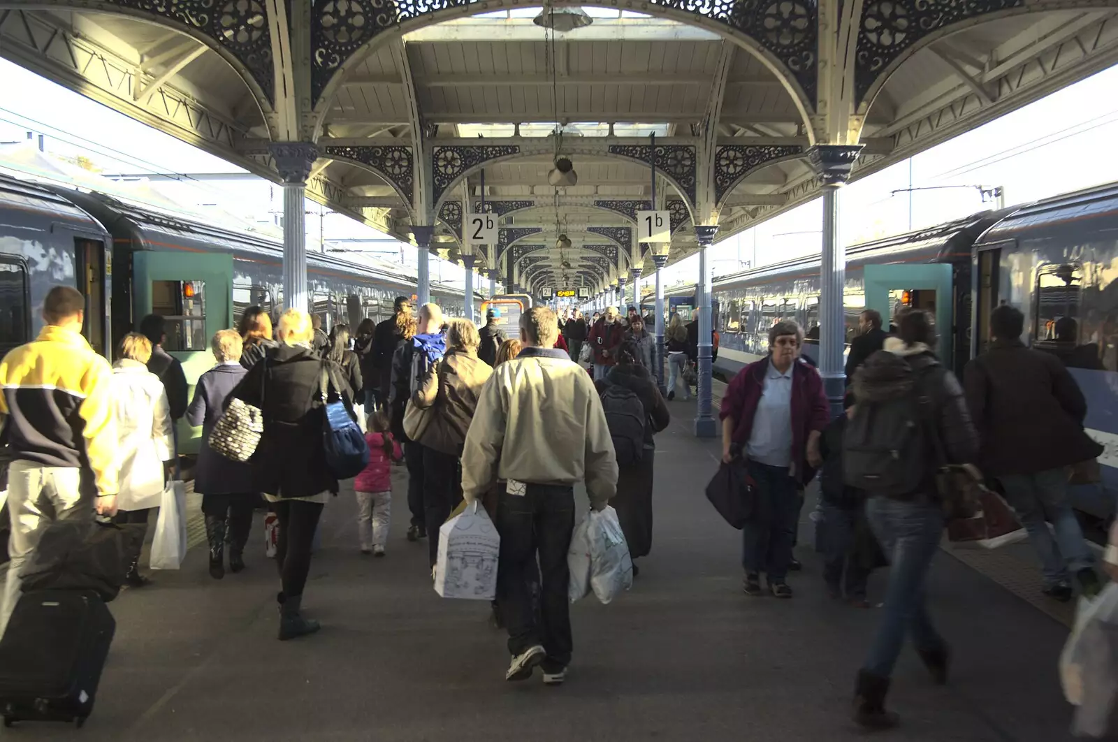 Crowds mill around on the platform of Norwich Station, from Norwich By Train, Norfolk - 16th October 2010