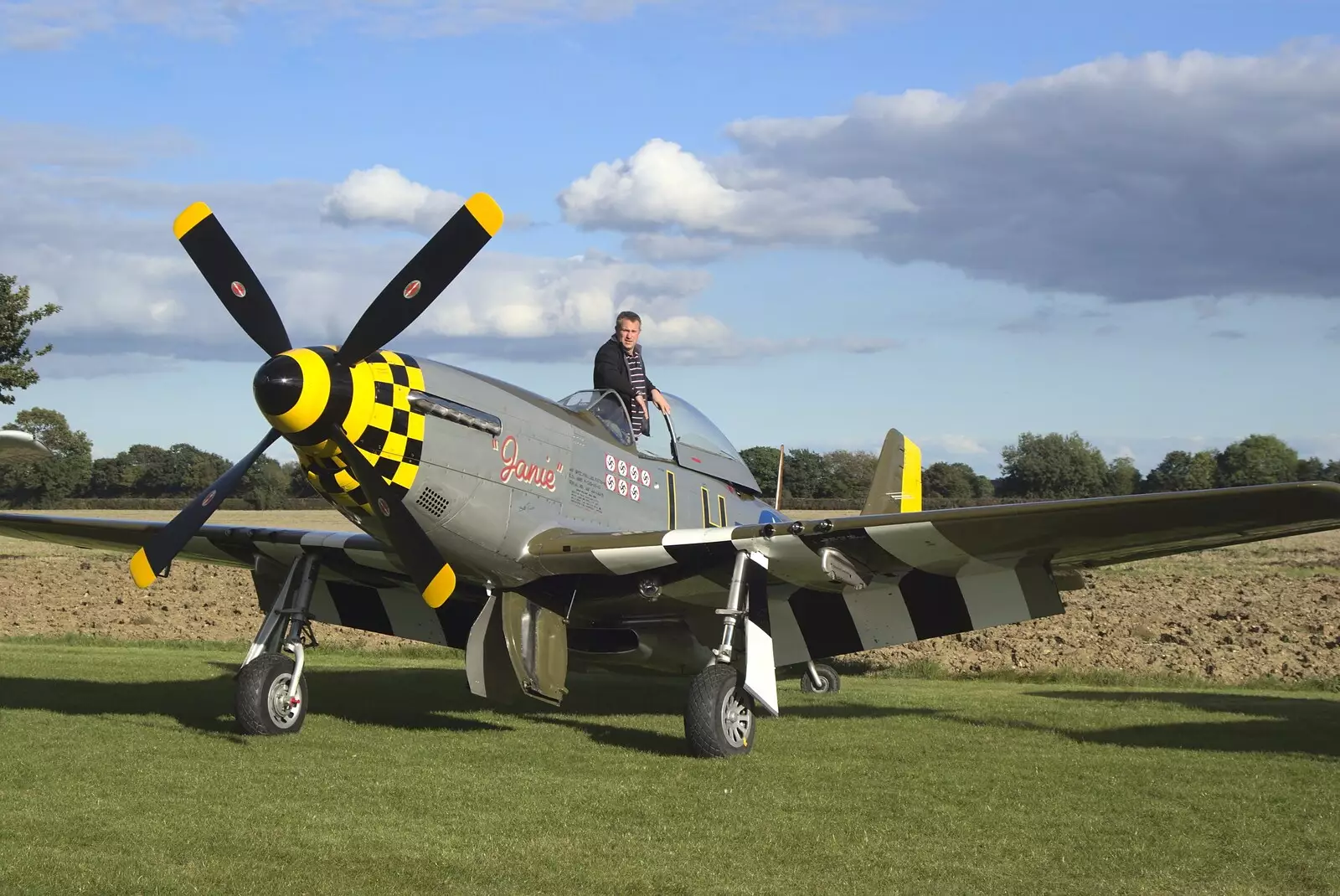 Chris stands up in Janie, from Maurice Mustang's Open Day, Hardwick Airfield, Norfolk - 17th October 2010