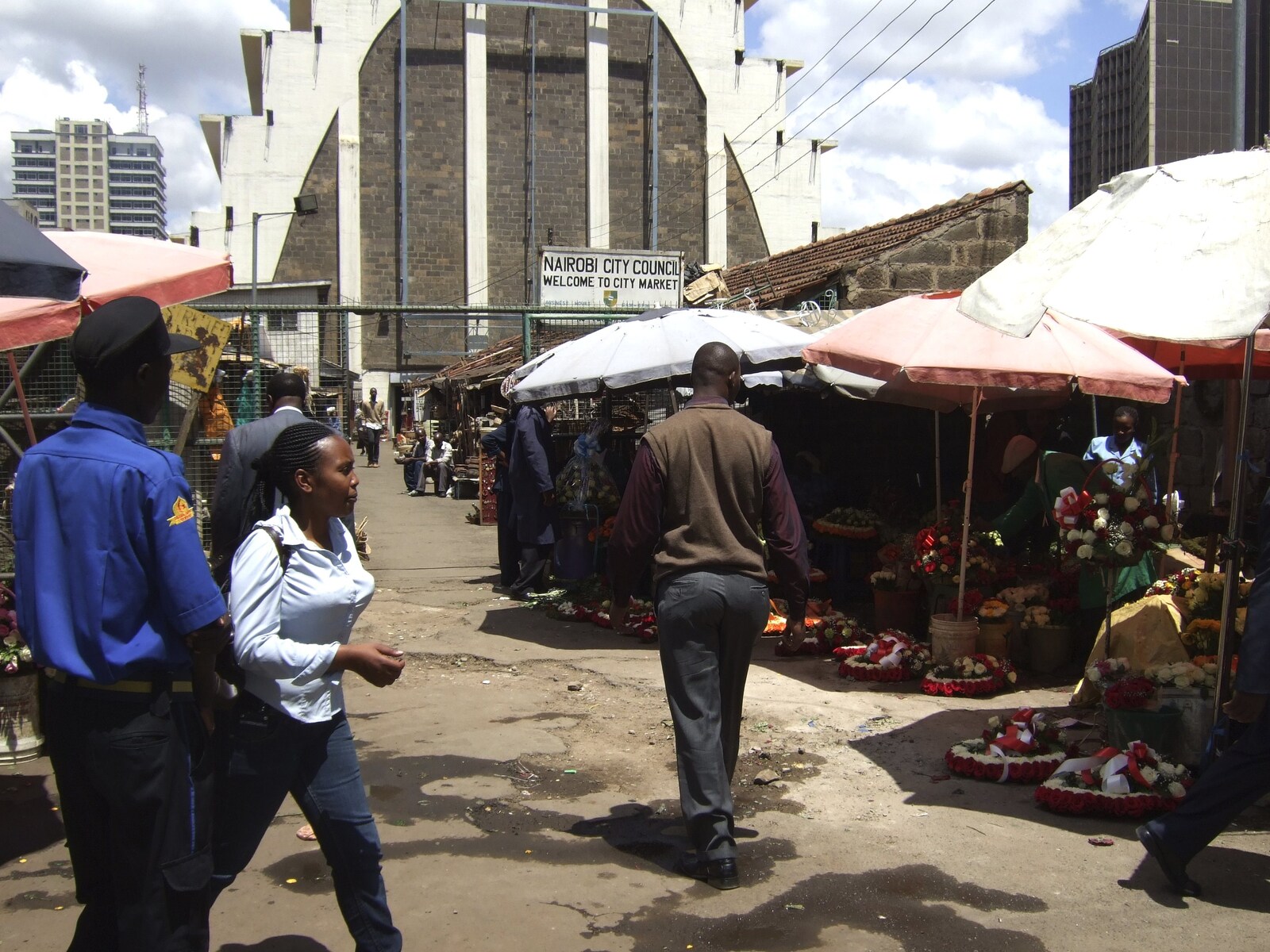 Nairobi market life from Nairobi and the Road to Maasai Mara, Kenya, Africa - 1st November 2010