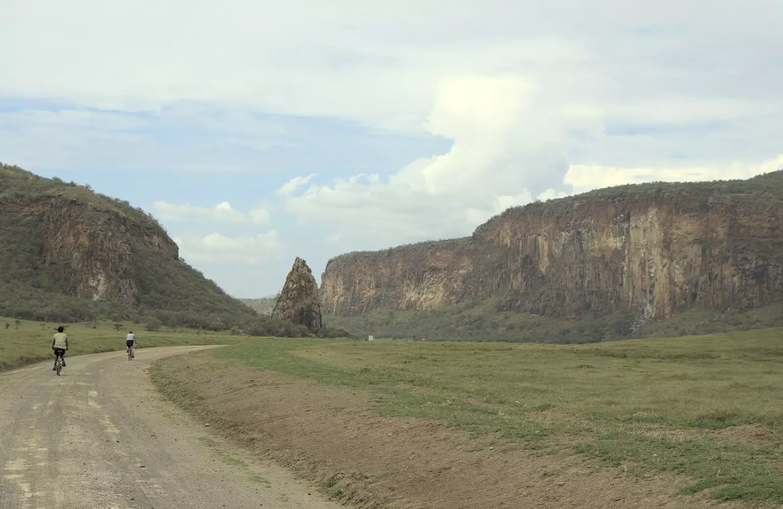 We cycle into Hell's Gate, from Narok to Naivasha and Hell's Gate National Park, Kenya, Africa - 5th November 2010