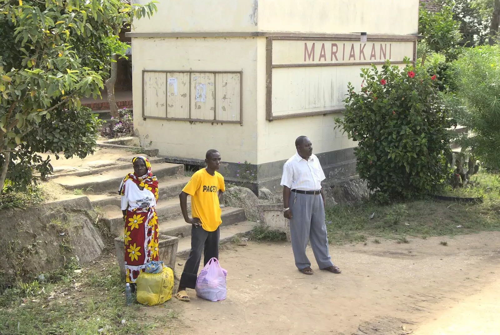 People wait at Mariakani halt, from Long Train (not) Runnin': Tiwi Beach, Mombasa, Kenya - 7th November 2010