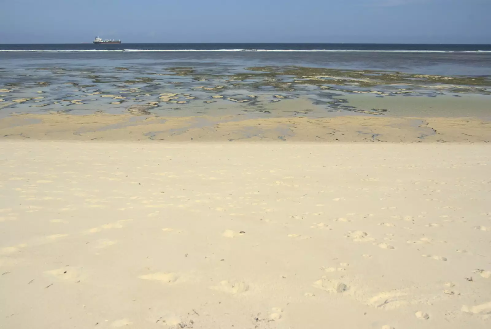 A final look at the beach, from Long Train (not) Runnin': Tiwi Beach, Mombasa, Kenya - 7th November 2010