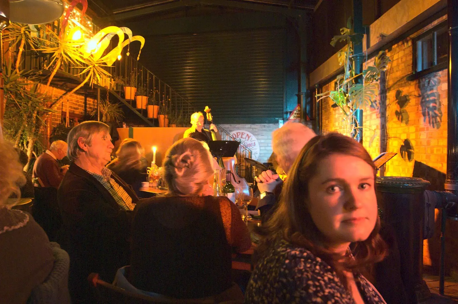 Isobel looks over in Amandine's, from Apple Pressing and Amandine's Jazz, Diss, Norfolk - 21st November 2010