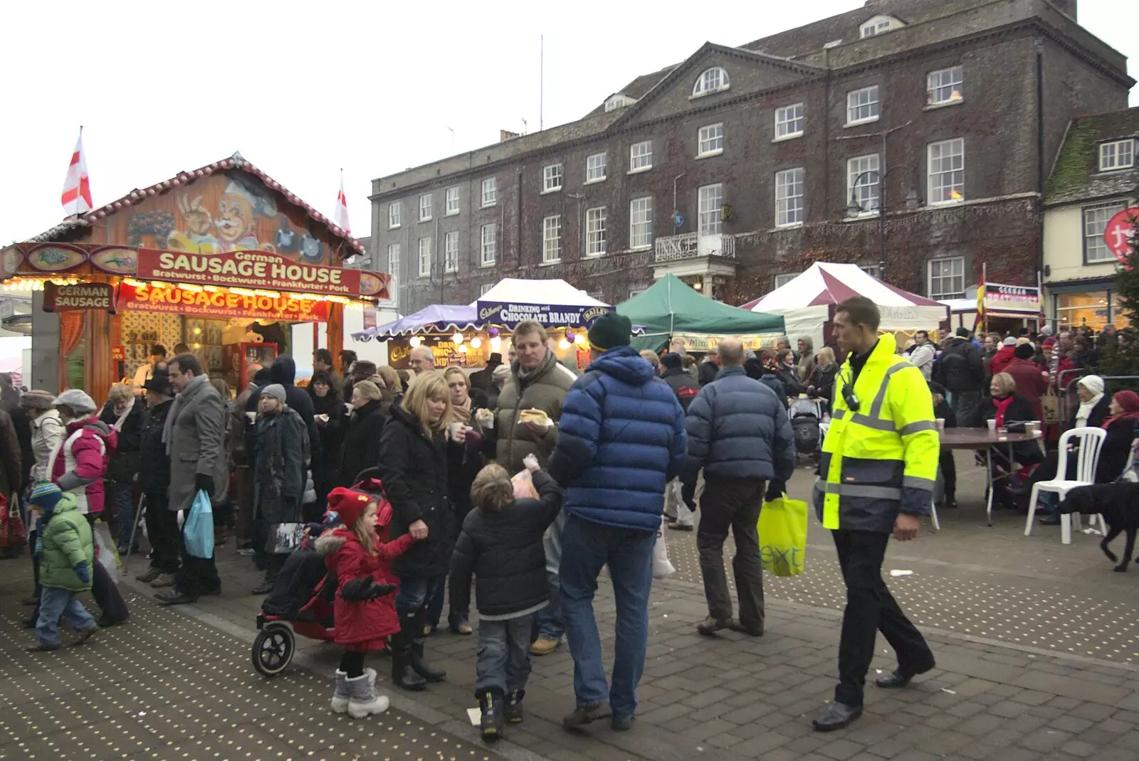 Christmas market and the Angel Hotel, from A Christmas Fair, Bury St. Edmunds, Suffolk - 28th November 2010