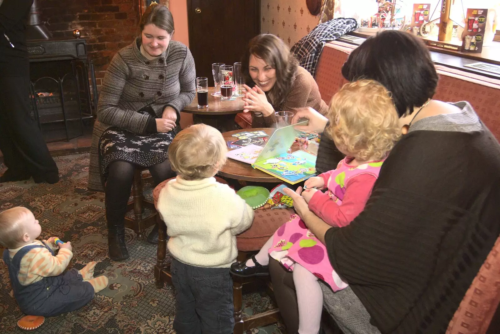 Baby Jack's on the floor, from Christmas Day at the Swan Inn, and some Festive Trips, Brome, Knettishall and Norwich - 25th December 2010