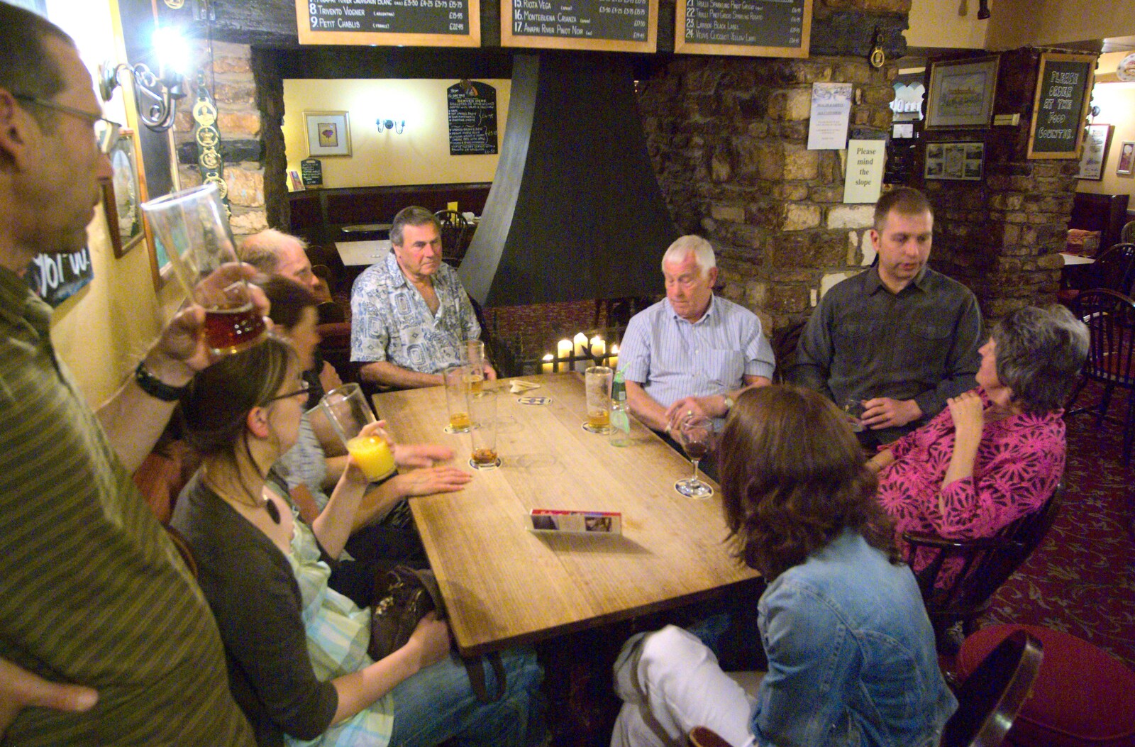Evening conversation in the White Horse from The BSCC Weekend at Rutland Water, Empingham, Rutland - 14th May 2011