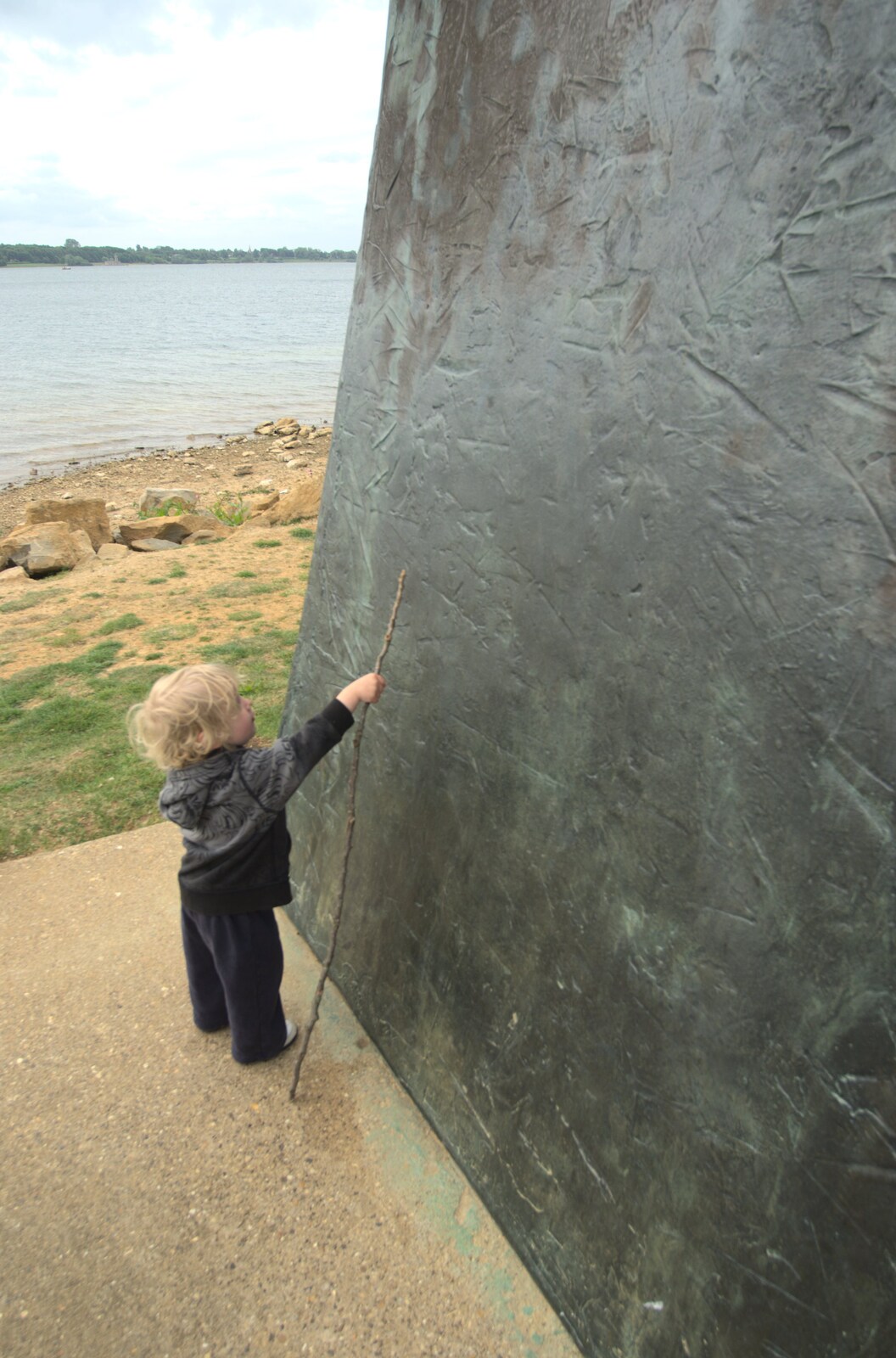 Fred pokes the big sculpture at Sykes Lane from The BSCC Weekend at Rutland Water, Empingham, Rutland - 14th May 2011