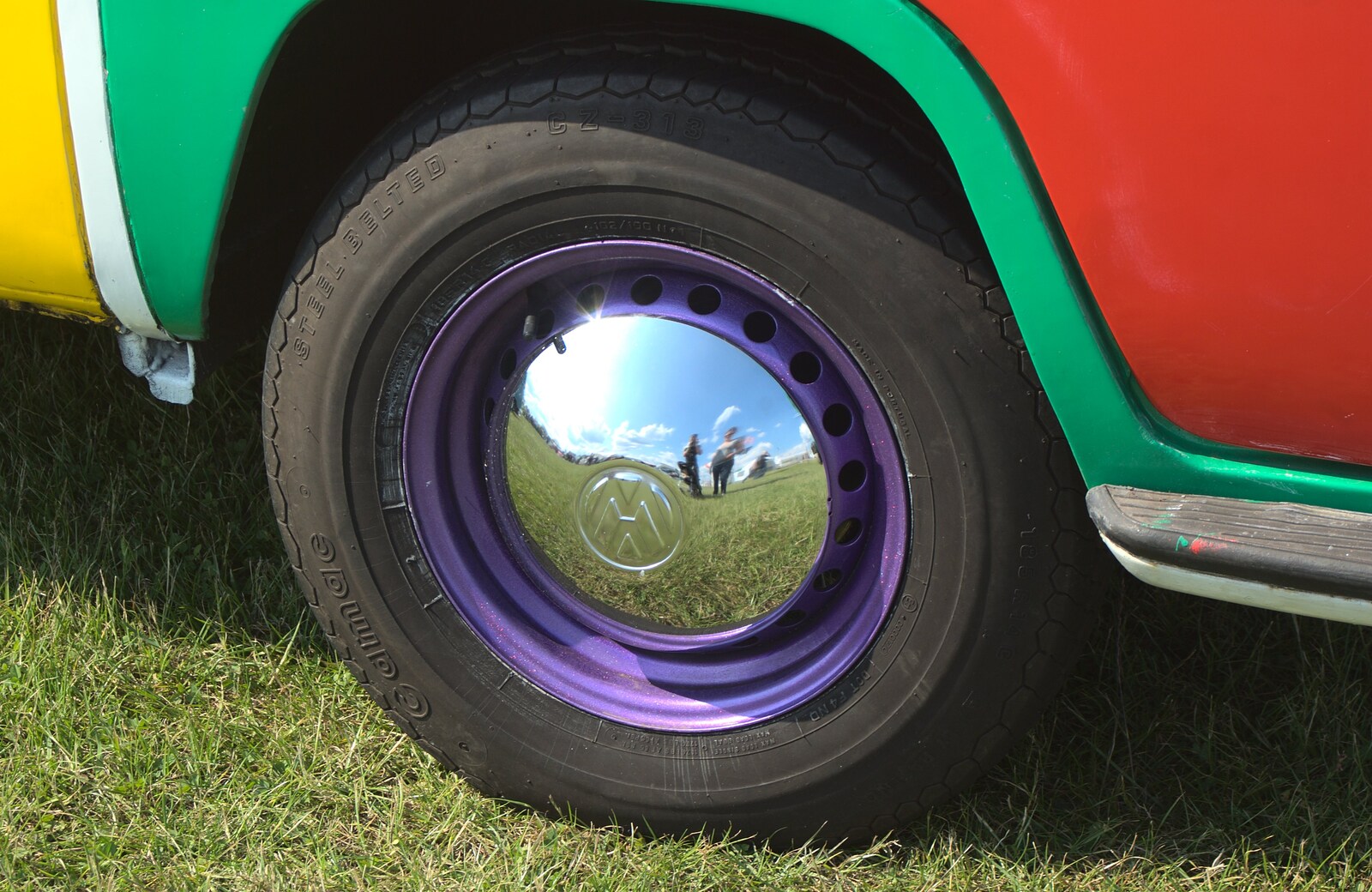 Shiny purple wheel-trim from TouchType at Cubana, BSCC at Gislingham, and Tas Pide, London and Suffolk - 12th June 2011