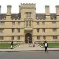 A college entrance, A Camper Van Odyssey: Oxford, Salisbury, New Forest and Barton-on-Sea - 19th June 2011