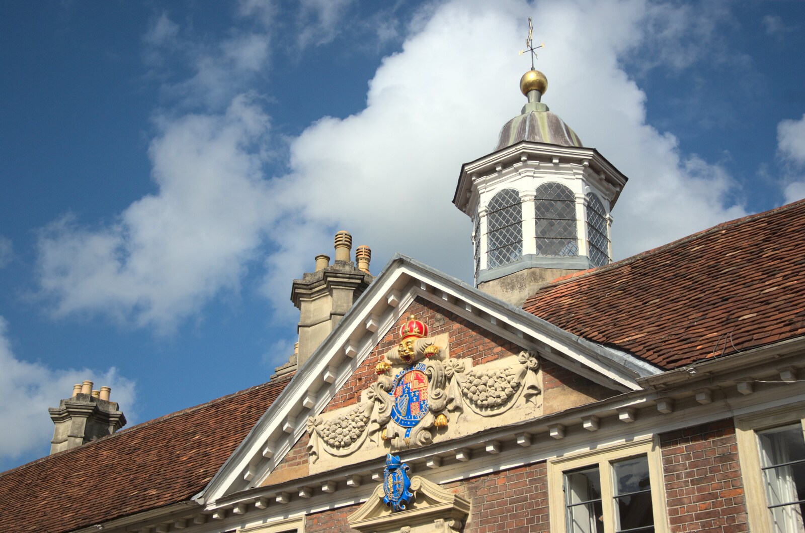 A nice crest on a building from A Camper Van Odyssey: Oxford, Salisbury, New Forest and Barton-on-Sea - 19th June 2011