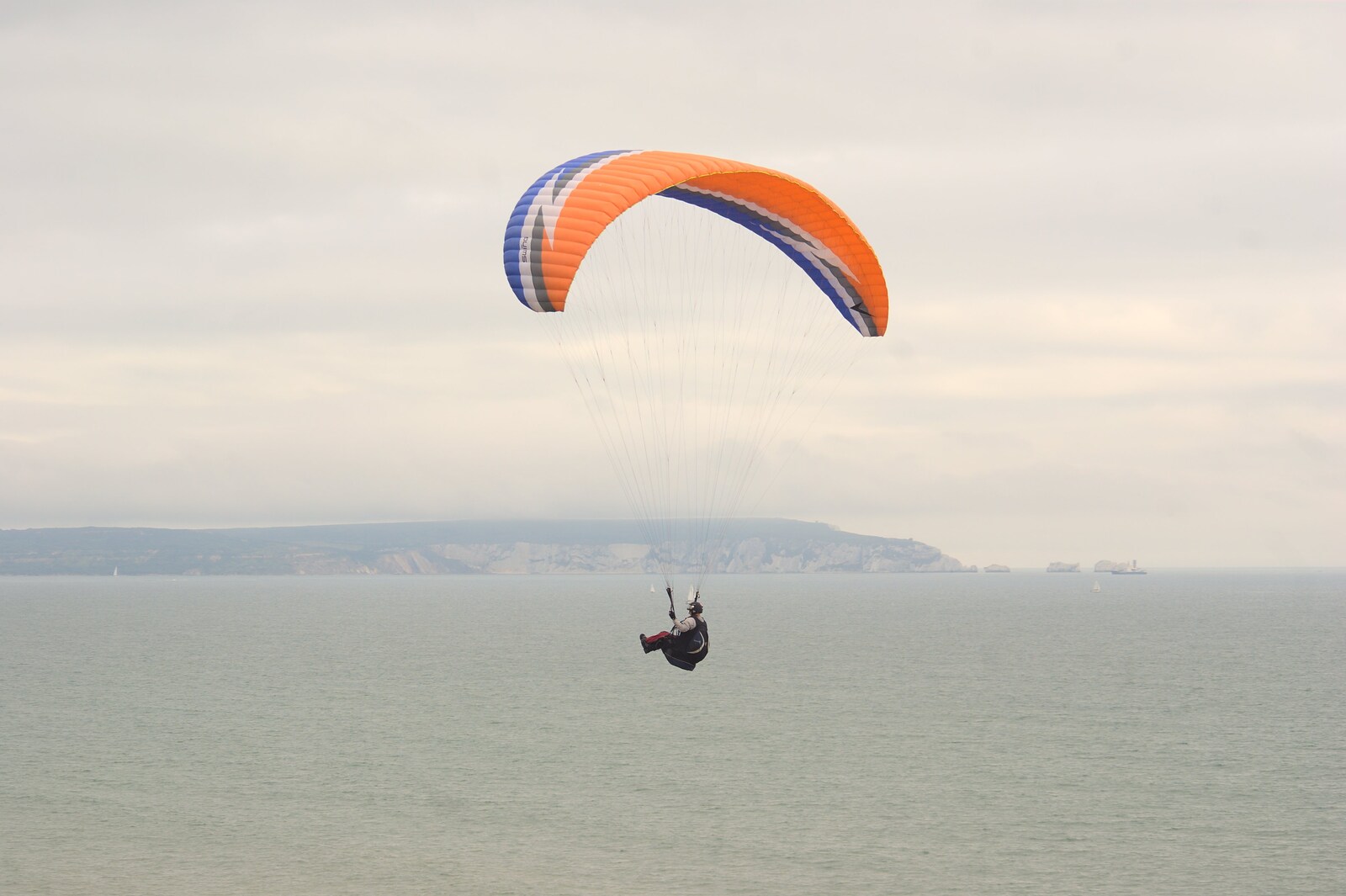 Parasailer in front of the Isle of Wight from A Camper Van Odyssey: Oxford, Salisbury, New Forest and Barton-on-Sea - 19th June 2011