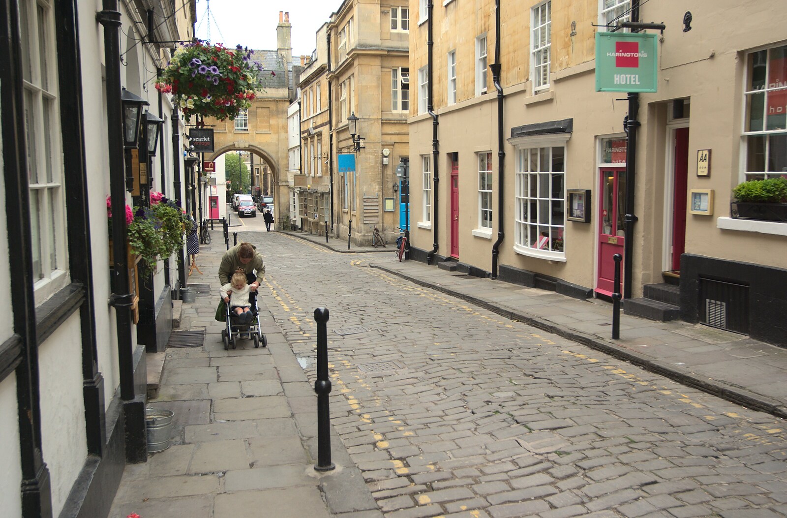 The back streets of Bath from A Camper Van Odyssey: Charmouth, Plymouth, Dartmoor and Bath - 20th June 2011