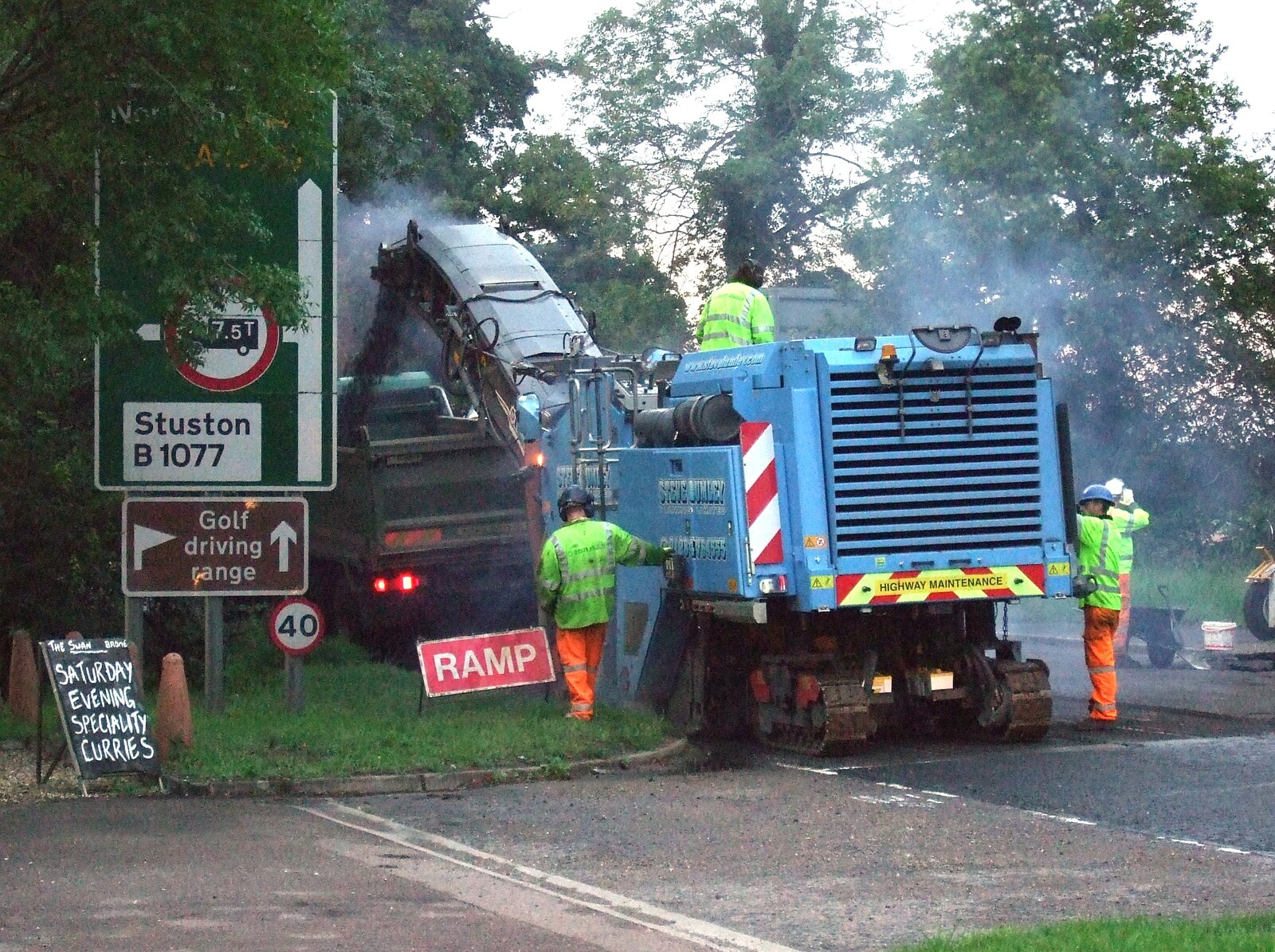 The tarmac-eating machine scoffs more road from Paella and Roadworks, Brome, Suffolk - 9th July 2011