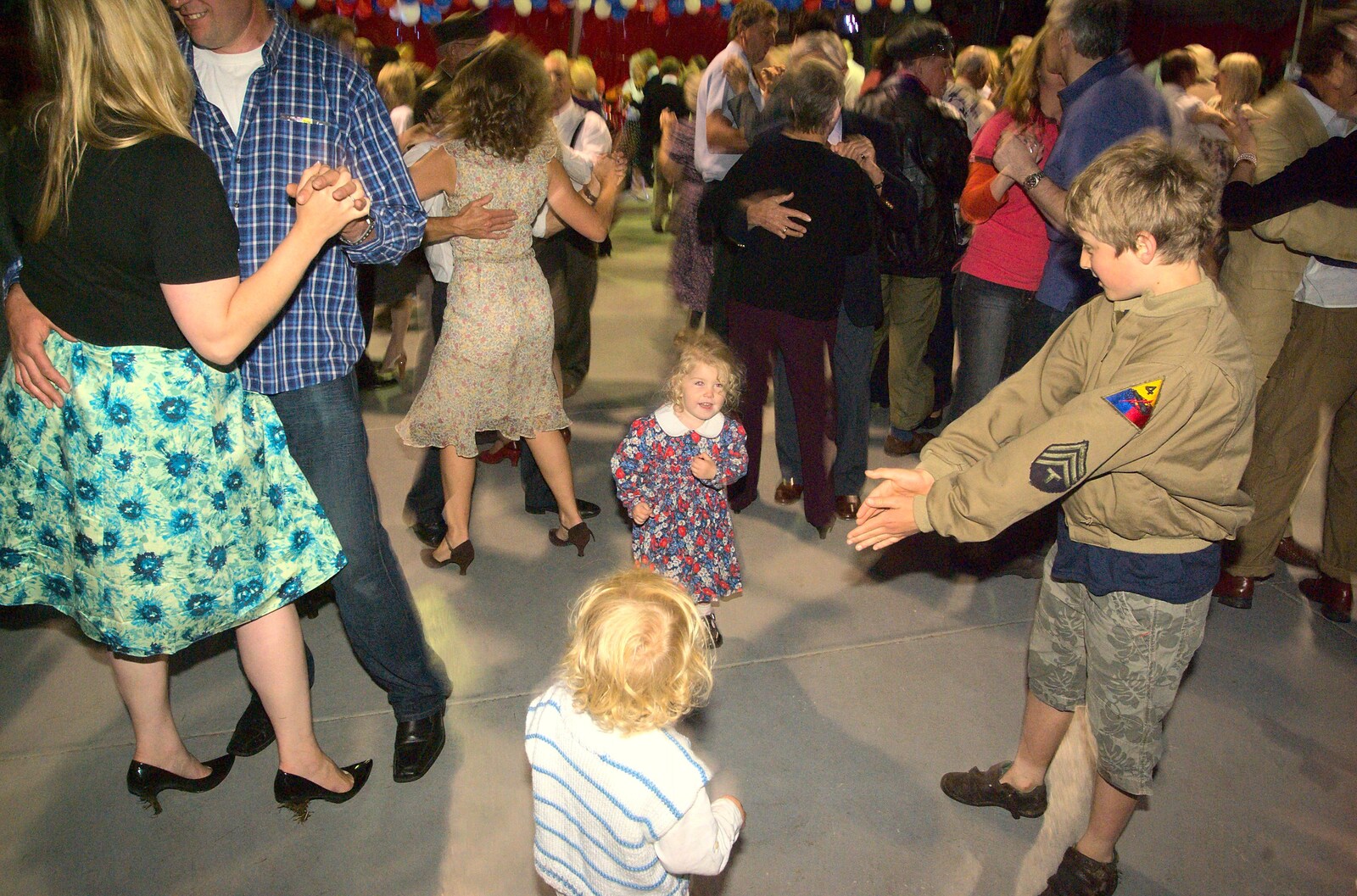 More dancing around from Maurice's Mustang Hangar Dance, Hardwick Airfield, Norfolk - 16th July 2011