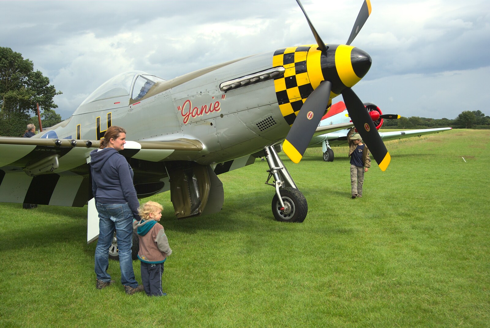 Isobel and Fred have a look around Janie from Nosher Flies in a P-51D Mustang, Hardwick Airfield, Norfolk (and the Whole of Suffolk) - 17th July 2011