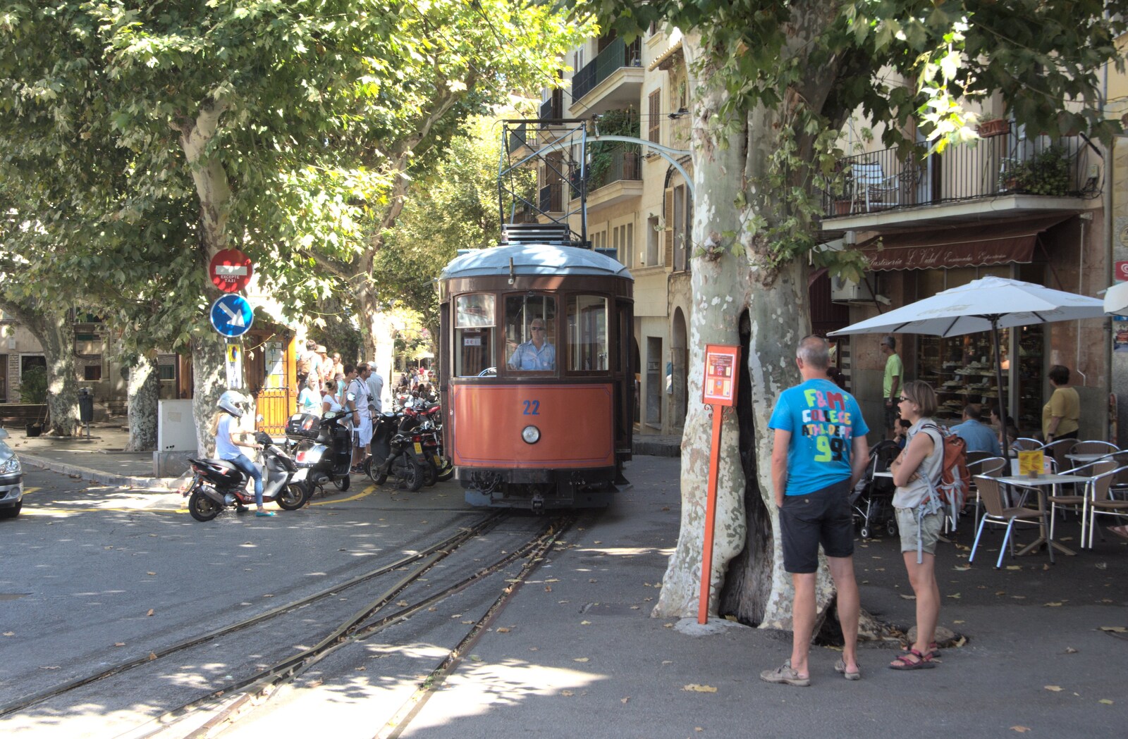 The tram trundles in to the stop from A Tram Trip to Port Soller, Mallorca - 18th August 2011