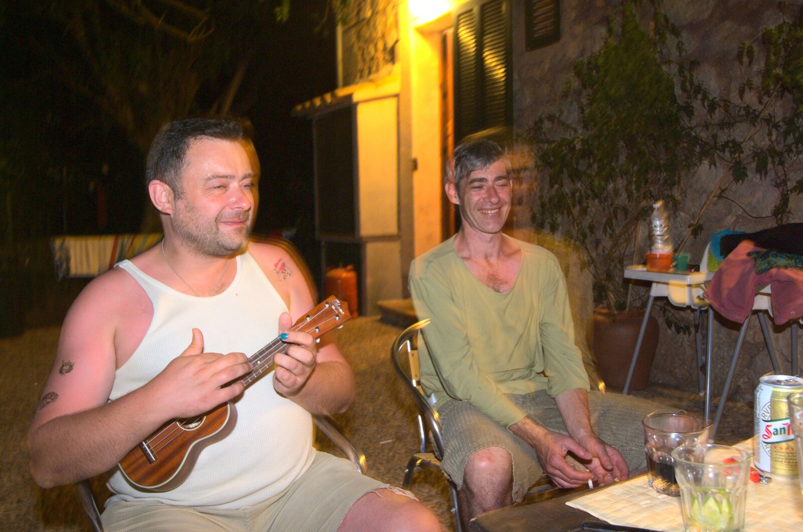 Noddy gets the ukulele out from A Tram Trip to Port Soller, Mallorca - 18th August 2011