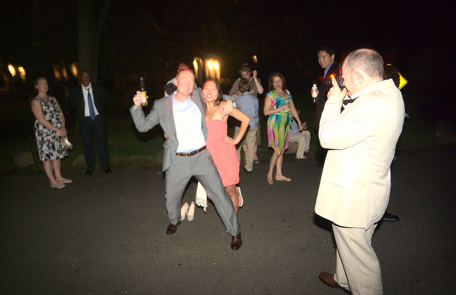 The guests go nuts whilst waiting for the coach from Phil and Tania's Wedding, Short Hills, New Jersey, USA - 20th August 2011