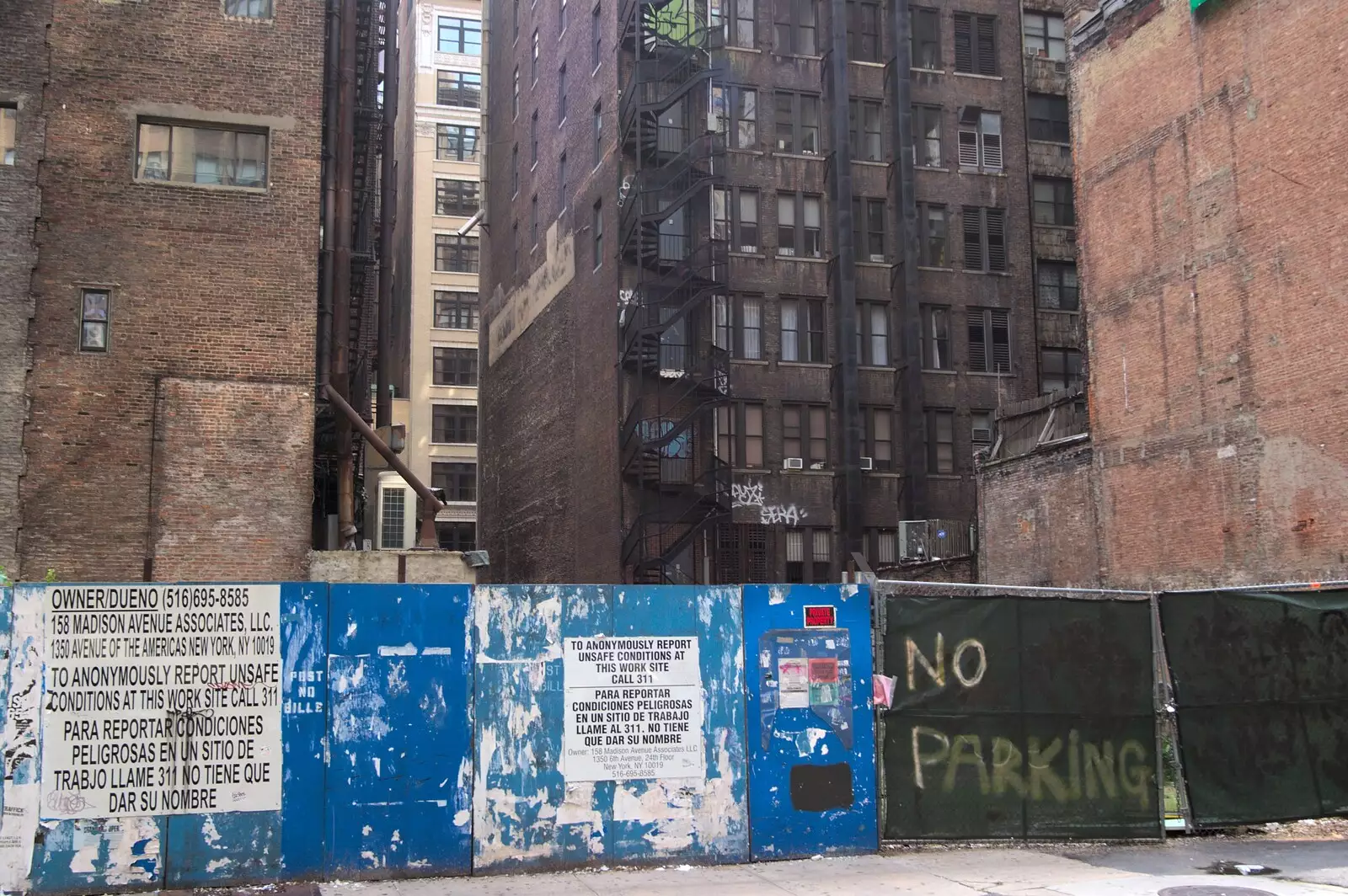 Dereliction on 33rd Street, from A Manhattan Hotdog, New York, USA - 21st August 2011