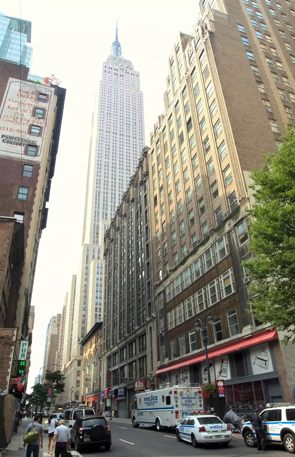 A view of the Empire State from 33rd Street, from A Manhattan Hotdog, New York, USA - 21st August 2011