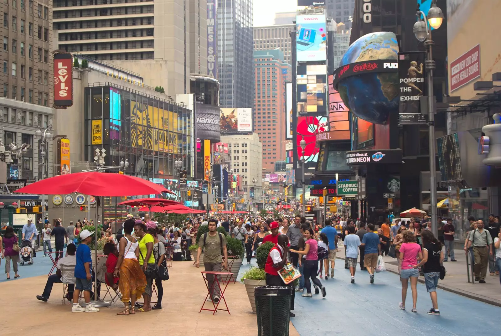 Heaving masses in Times Square, from A Manhattan Hotdog, New York, USA - 21st August 2011