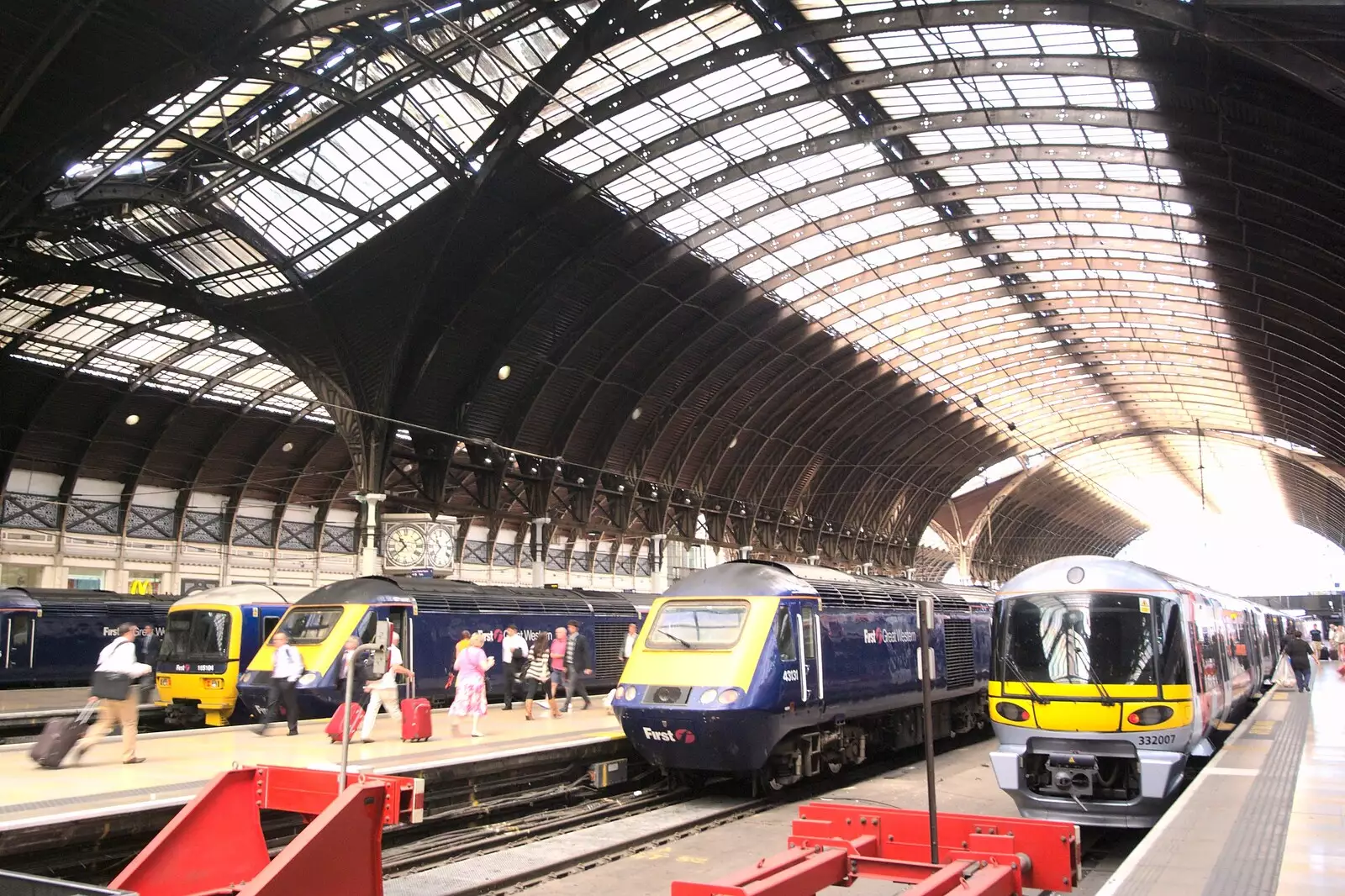 Class 43 locos at Paddington Station, from A Manhattan Hotdog, New York, USA - 21st August 2011