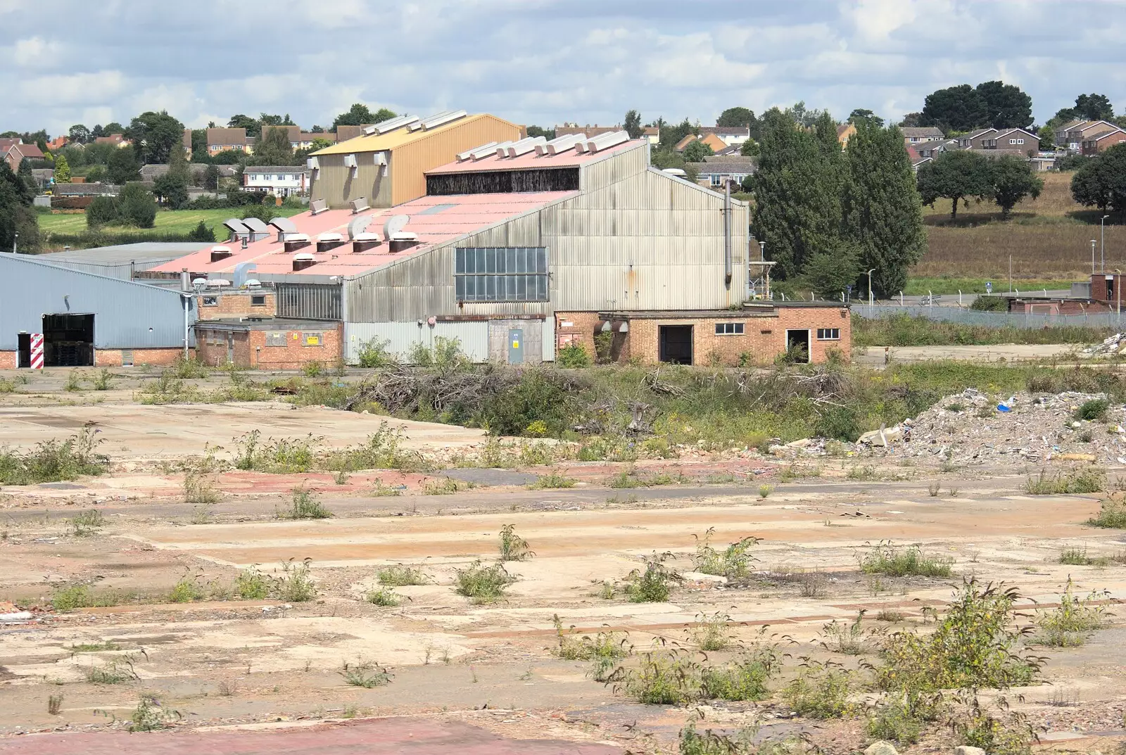 A pink-roofed derelict building, from A Manhattan Hotdog, New York, USA - 21st August 2011