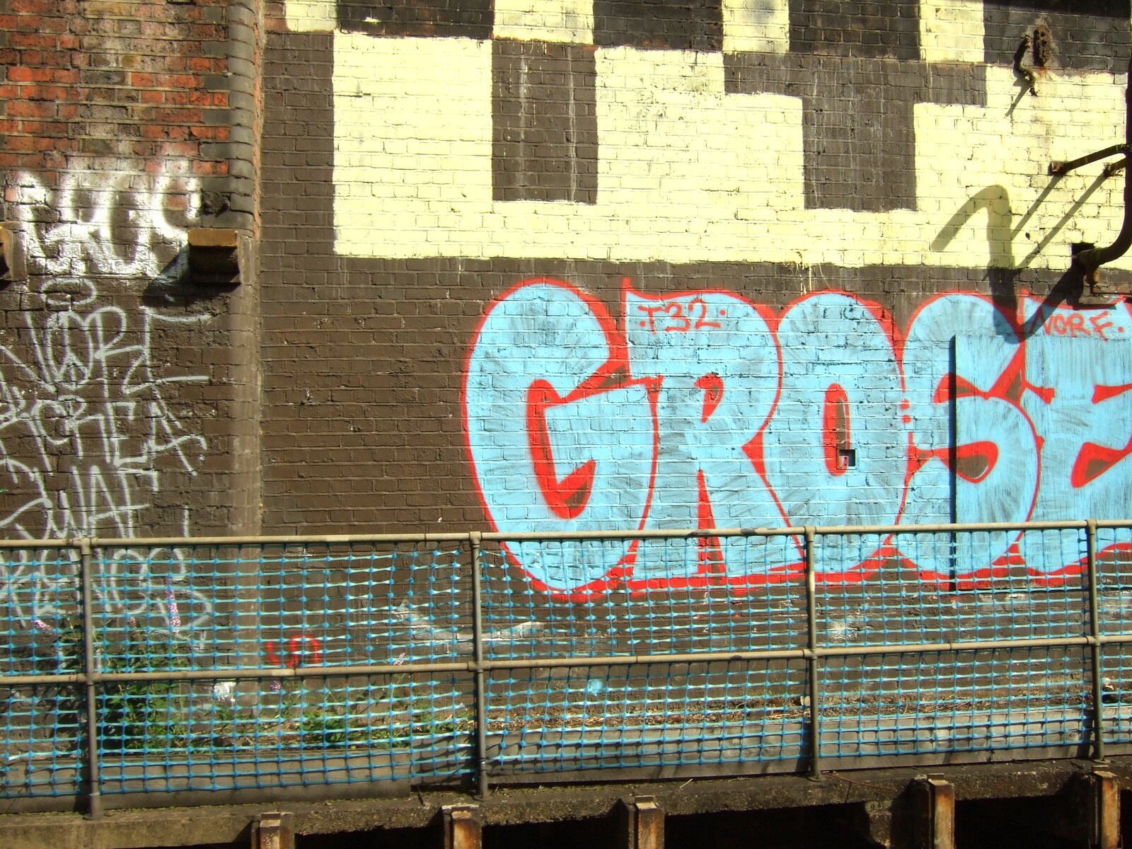 An unusual spelling of 'gross' in graffiti form from Railway Graffiti, Fred's Balance Bike, and Lydia Visits - London and Brome, Suffolk, 24th August 2011