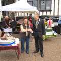 The Mayor of Diss briefly appears, Farmers' Market and Harvest Day, Diss and Brome, Norfolk and Suffolk - 10th September 2011