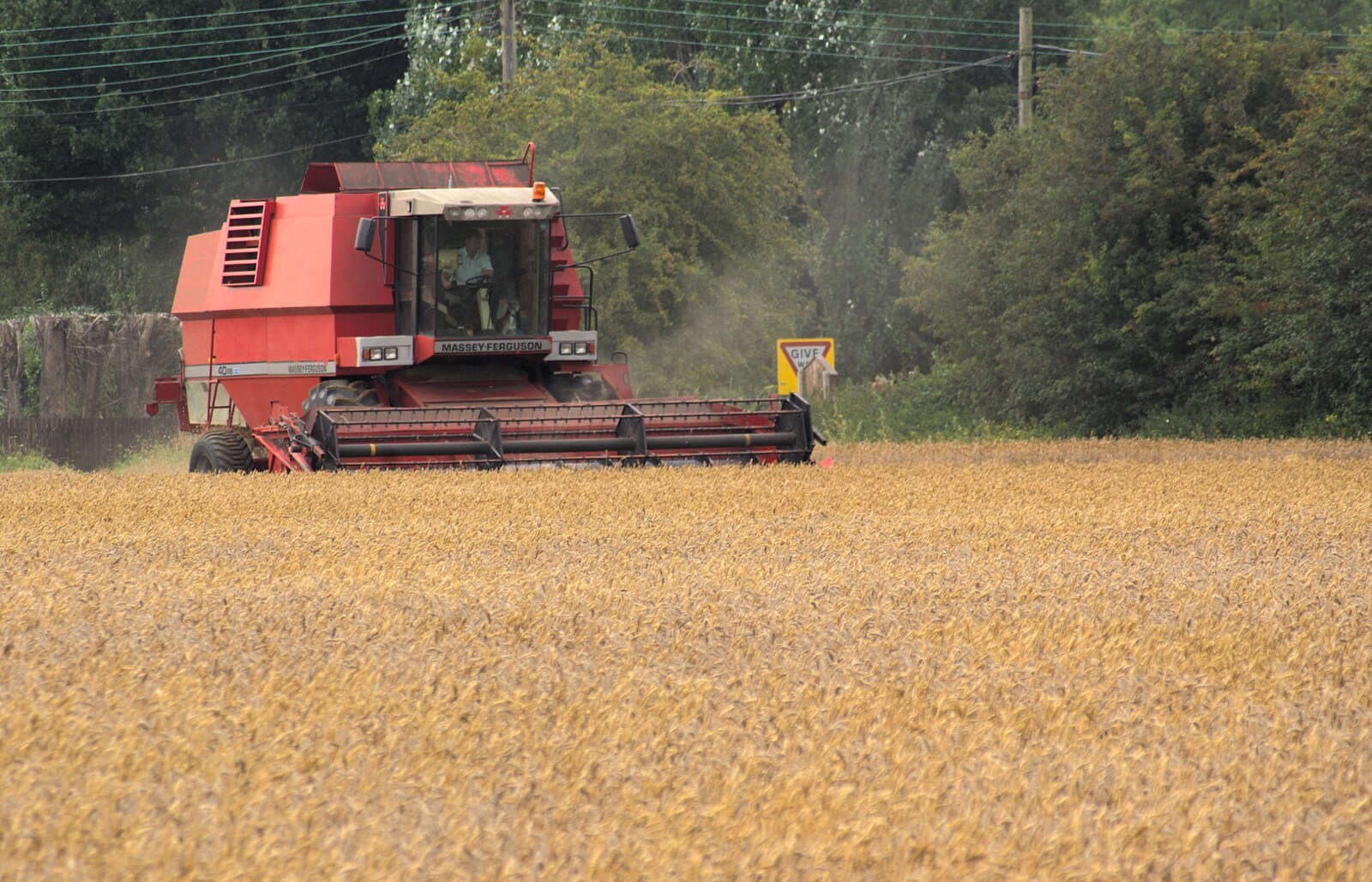 More combine action from Farmers' Market and Harvest Day, Diss and Brome, Norfolk and Suffolk - 10th September 2011
