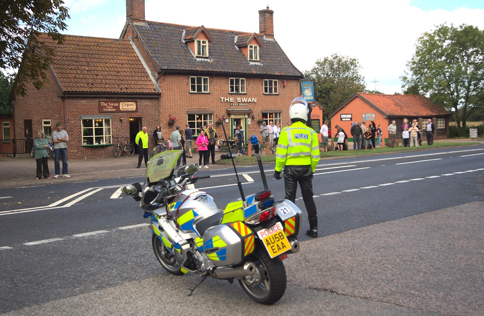 The rozzers block the road off from The Tour of Britain, Brome, Suffolk - 17th September 2011