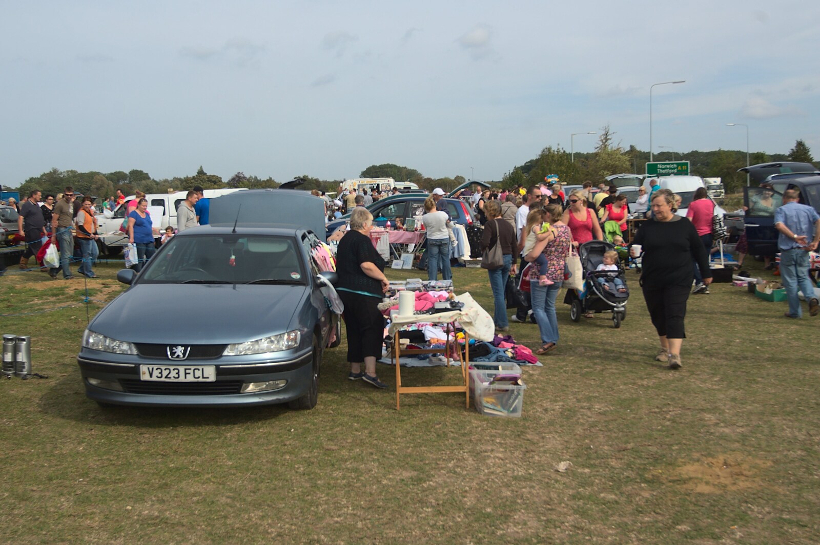We visit a car boot sale on the A11 from Fred's Birthday and Mildenhall Camping, Suffolk - 25th September 2011