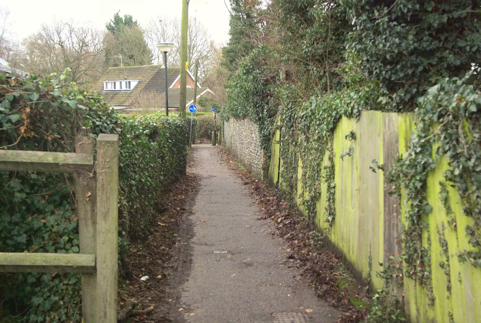 The path up from Chapel Street car park, from Grandad's New House, and Discord by the Mere, Roydon and Diss, Norfolk - 21st December 2011