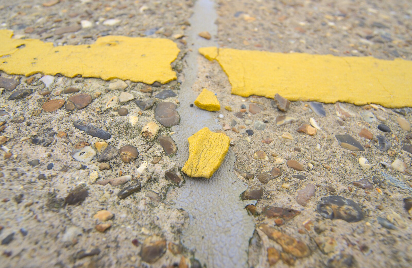 Broken yellow lines from A Boxing Day Walk, and a Trip to the Beach, Thornham and Southwold, Suffolk - 26th December 2011