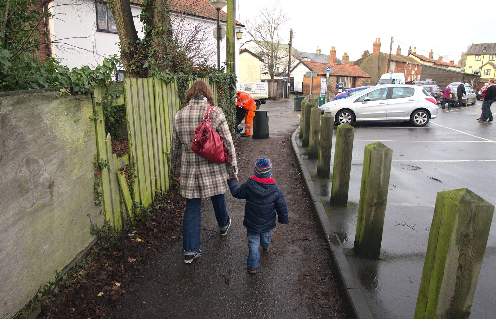 Isobel and Fred walk into Diss from Pizza Express with Grandad, Bury St. Edmunds, Suffolk - 29th December 2011