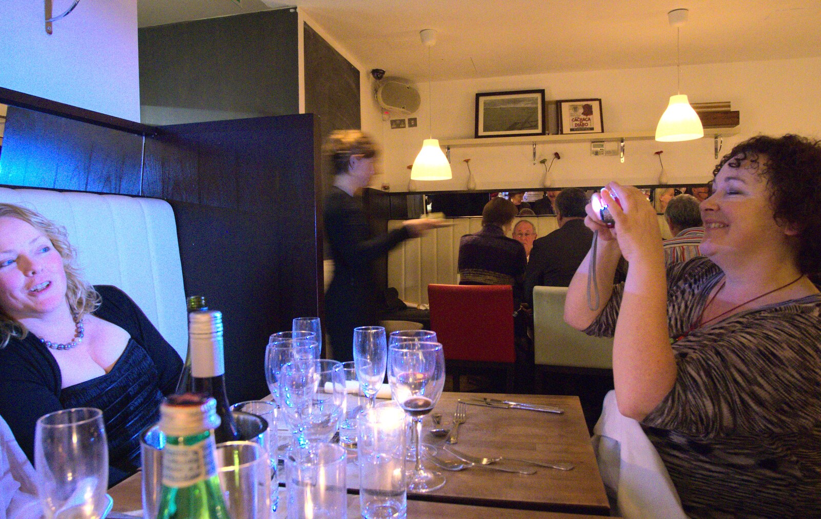 Louise gets a photo of Jane from Nom Nom's Popup Restaurant, Dublin, Ireland - 7th January 2012