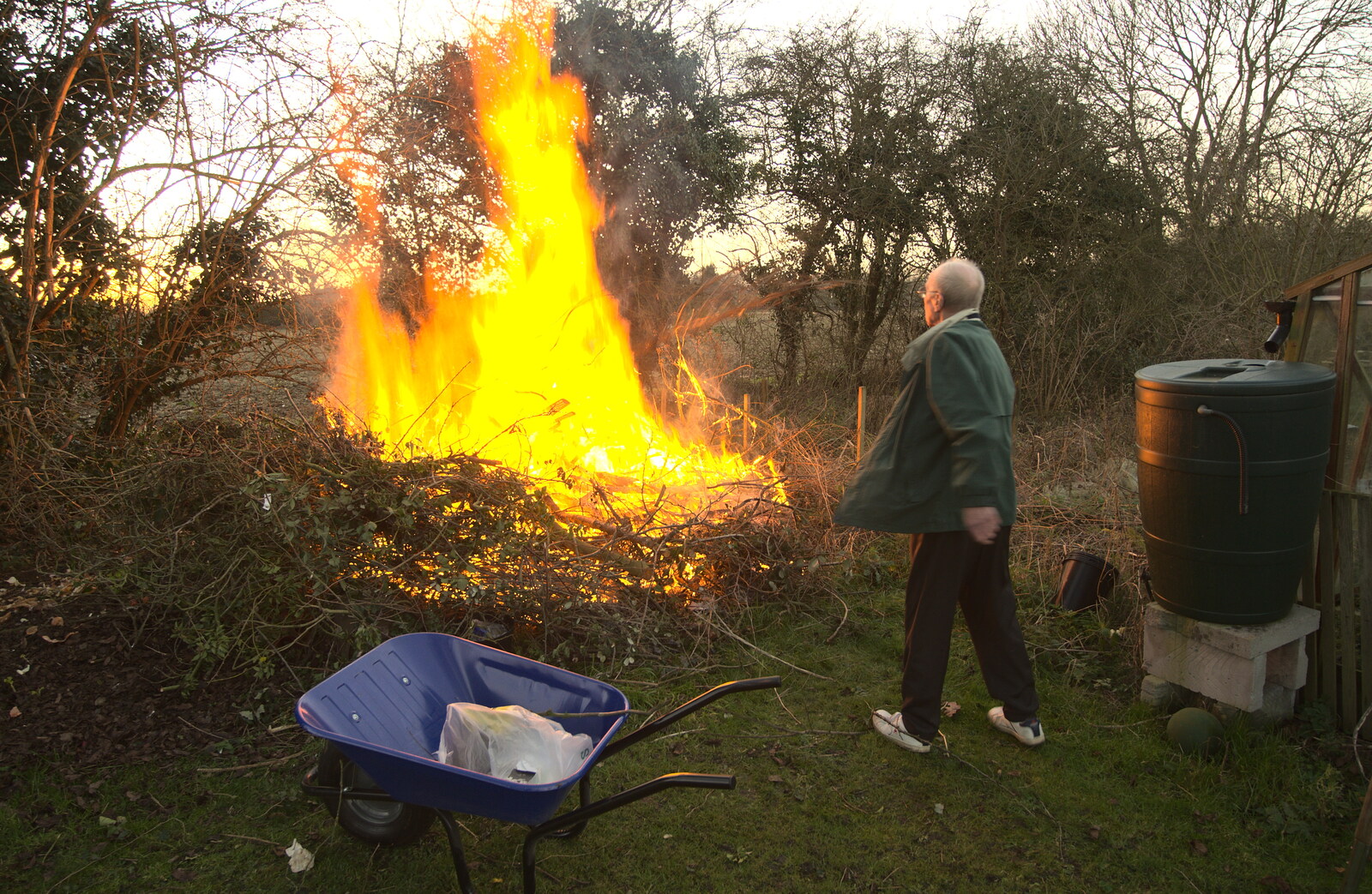 Grandad has a burn up from Railway Randomness, and Grandad Sets Fire to Stuff, London and Brome, Suffolk - 22nd January 2012
