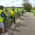 The BSCC Cycling Weekend, The Swan Inn, Thaxted, Essex - 12th May 2012, Another stop to check on who's where