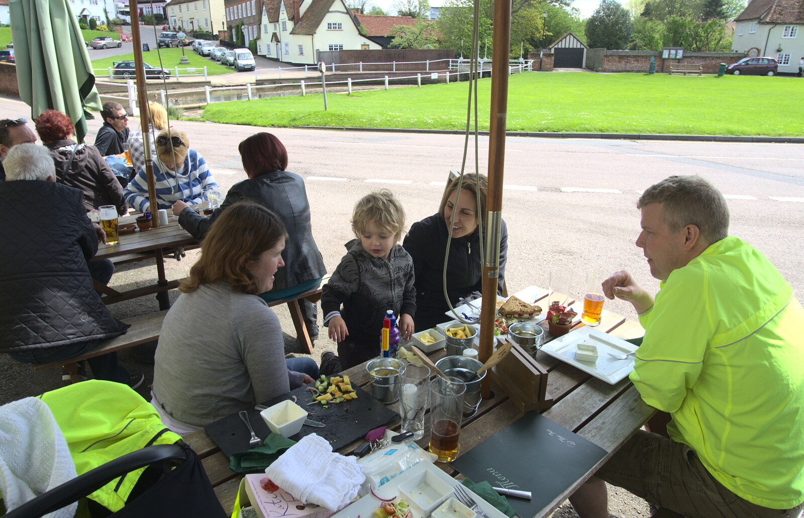 Lunch has occured from The BSCC Cycling Weekend, The Swan Inn, Thaxted, Essex - 12th May 2012
