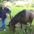 The BSCC Cycling Weekend, The Swan Inn, Thaxted, Essex - 12th May 2012, DH hangs out with a horse